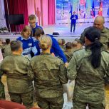 В Нижегородской области активисты «Единой России» и МГЕР поздравили военнослужащих с Днём танкиста