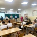 В симферопольской школе им. И. Богатыря провели торжественное мероприятия в честь Дня знаний
