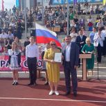 Депутаты областной Думы посетили торжественные линейки в Саратове и районах области, посвящённые началу нового учебного года