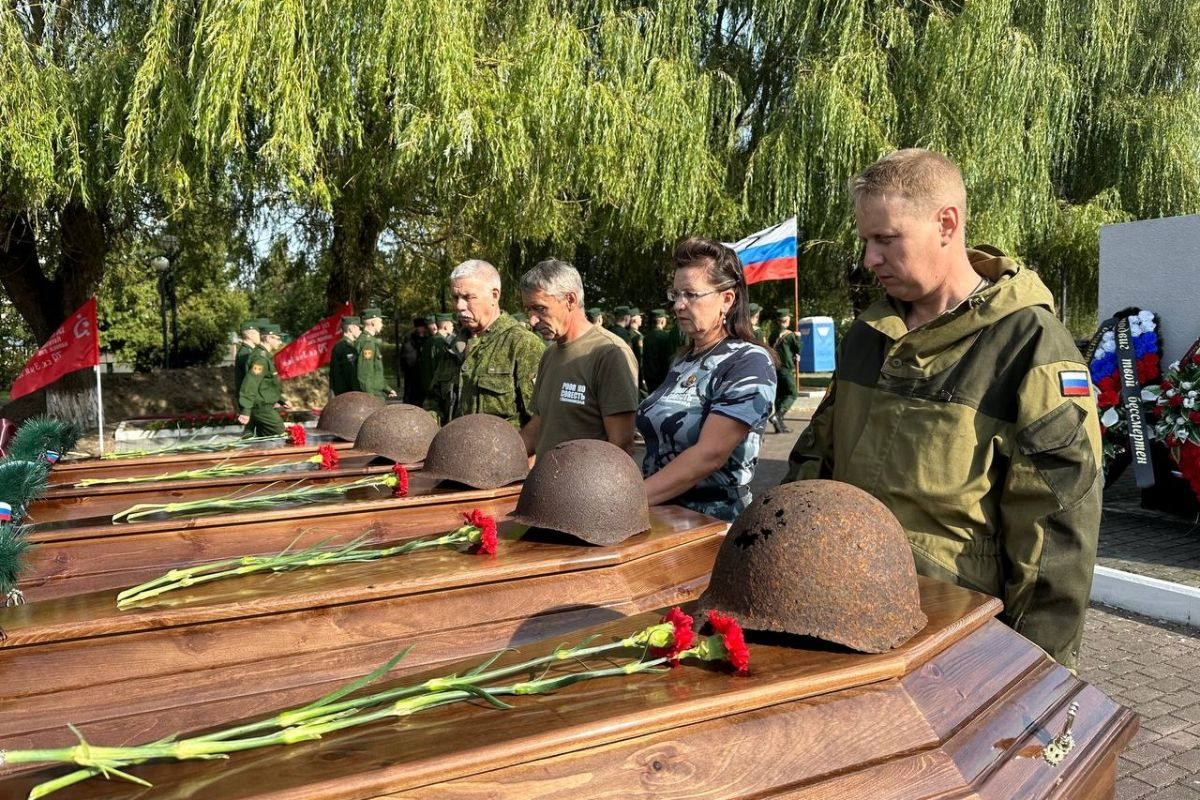 По проекту «Историческая память» в пос. Нивенское перезахоронили останки 47 советских солдат и офицеров