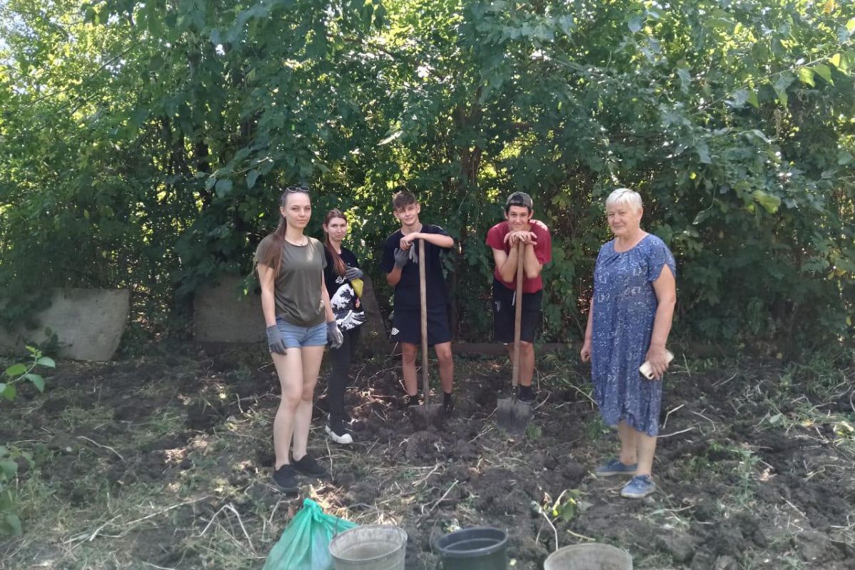 Партактив оказывает адресную бытовую помощь пожилым