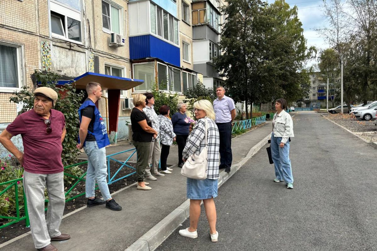 По партийному проекту «Городская среда» благоустроили два двора в Засвияжском районе