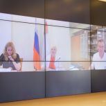 Уравнять в правах на получение подъёмных молодых учителей физики, математики и информатики предложила депутат-единоросс Лариса Кожевина