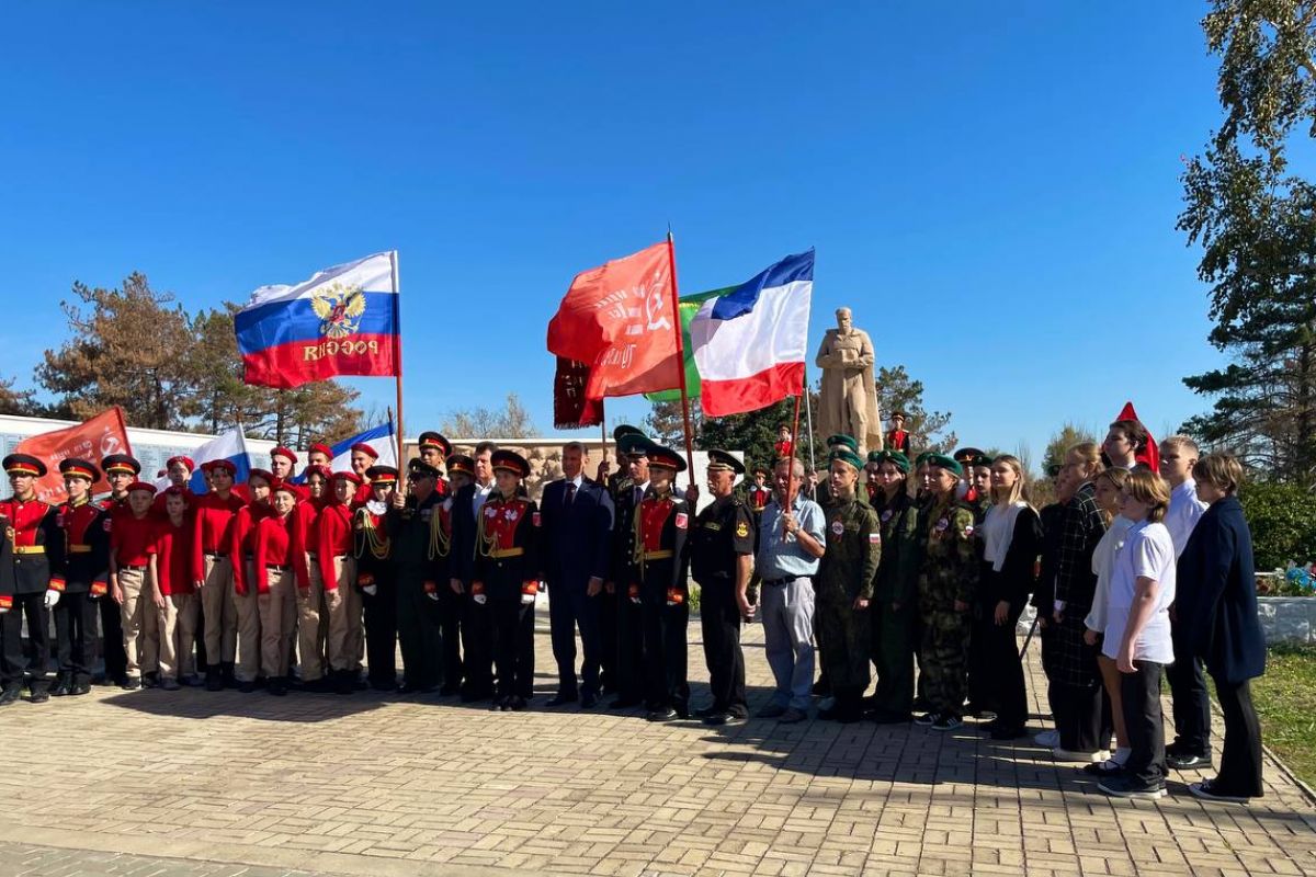 В Армянске состоялась торжественная церемония открытия Почетного караула Вахты Памяти поколений – «Пост № 1»