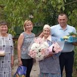 Единороссы поздравили с 90-летием жительницу села Чистенькое