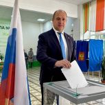 Мэр Братска проголосовал на своём избирательном участке