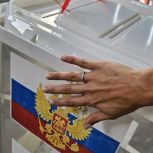 Яркие костюмы и судьбоносные решения: как нижегородцы голосуют на выборах депутатов представительных органов власти