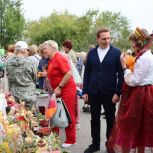 При поддержке «Единой России» в Омске состоялся праздник «Мудрой осени мгновенья»