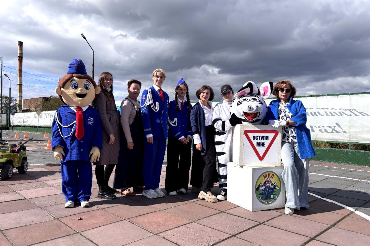 "Безопасные дороги": первоклассников Камчатки посвящают в пешеходы