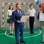 Борисоглебские единороссы поздравили первоклассников с Днем знаний