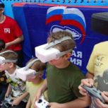 В Екатеринбурге единороссы обучают подростков управлению БПЛА