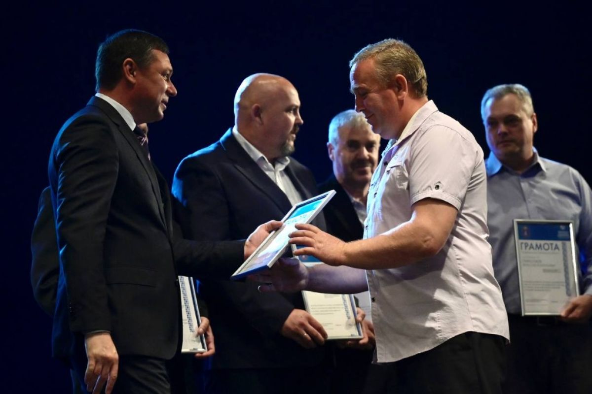 Евгений Первышов поздравил с профессиональным праздником работников газовой отрасли