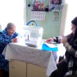 В Тамбовской области на дому голосуют представители старшего поколения – ветераны Великой Отечественной войны, труженики тыла, почетные граждане
