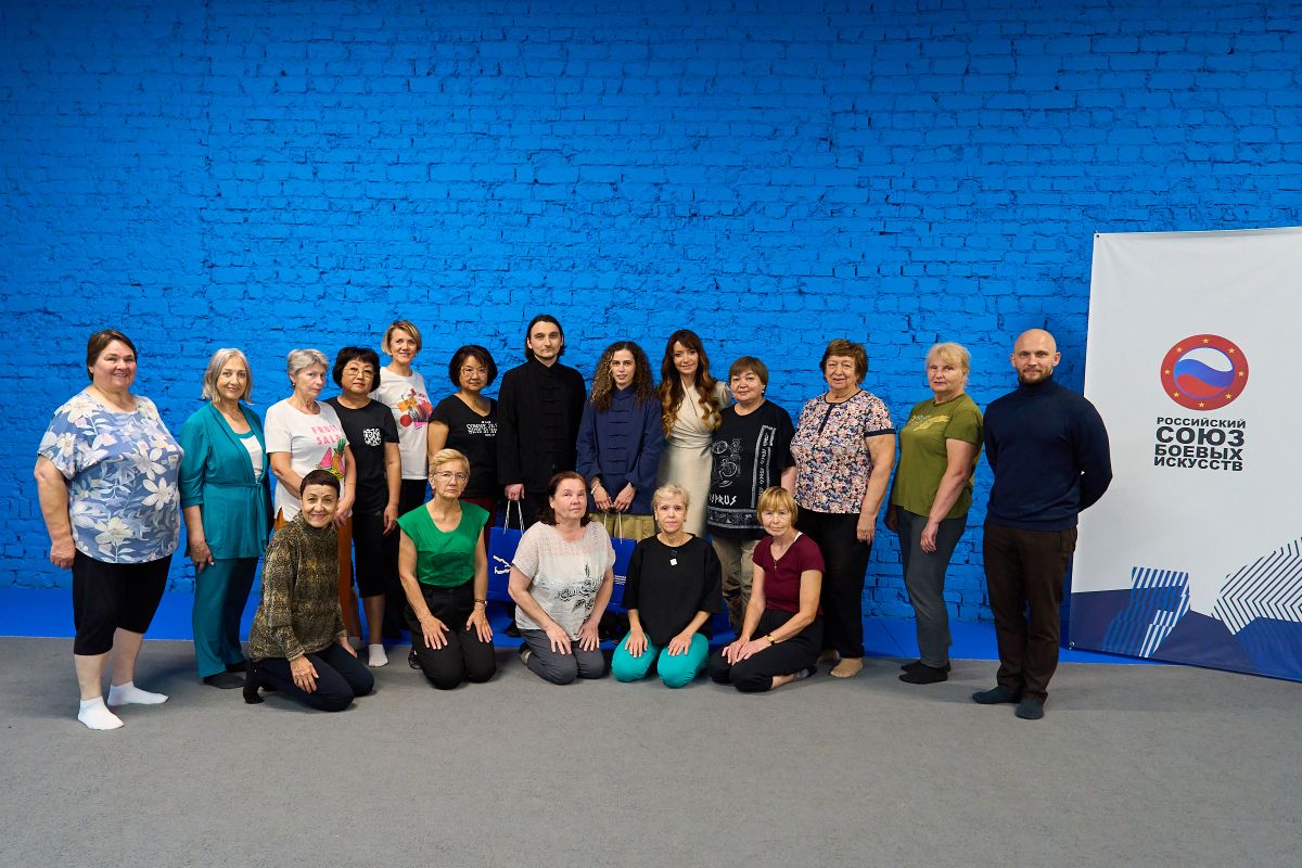 Тюменские пенсионеры освоили китайские оздоровительные практики