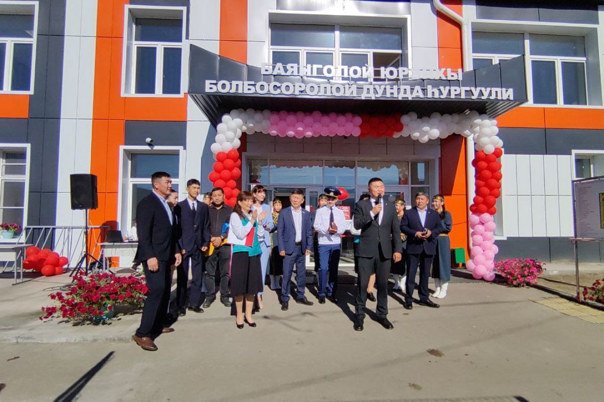 В улусе Баянгол открылась новая школа в рамках народной программы «Единой России»