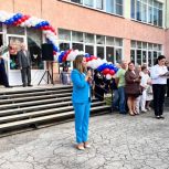 Елена Шмелева побывала на линейке в образования № 27