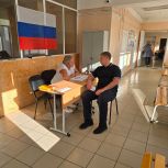 Дмитрий Репников и Сергей Лукьянов посетили избирательные участки