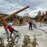 Депутат от «Единой России» проверила реконструкцию парка в Калтане