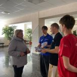 Пензенские молодогвардейцы поздравили сотрудника ПО «Старт» с Днем работника атомной промышленности