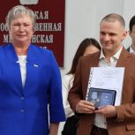 Медалями «За помощь фронту» отметили в Приамурье активистов совета Сторонников «Единой России»