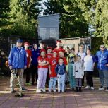 Юнармейцы Коткино привели в порядок территорию памятника воинам Великой Отечественной войны