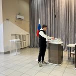 Первые шаги в избирательной жизни: юные оренбуржцы голосуют с утра