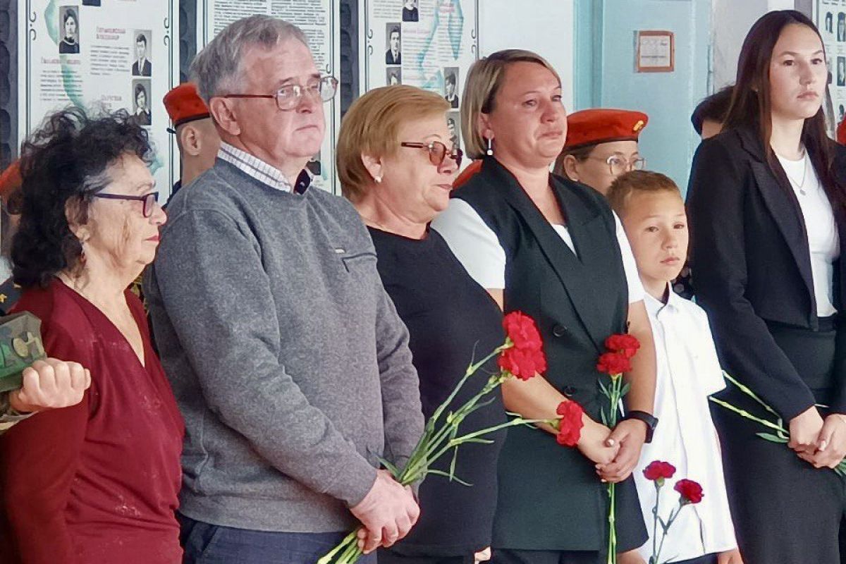 В Павловском районе открыли парты и стенды памяти землякам – героям СВО