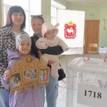 Активное голосование на избирательных участках Локомотивного округа