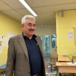 Леонид Черкесов посетил избирательные участки в Чебоксарах