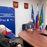 Единороссы помогут няганцу с ограничениями по здоровью в переезде в новое жильё