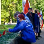 Петербургская молодёжь почтила память героев Краснодона накануне 83-й годовщины создания «Молодой гвардии»
