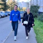 Молодогвардейцы Казани проводили до избирательного участка ветерана ВОВ