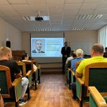 Владимир Смирнов обсудил возможности развития паралимпийского спорта в регионе с коллективом спортивно-адаптивной школы