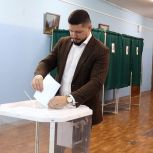 Александр Захаров: поддержать активных депутатов