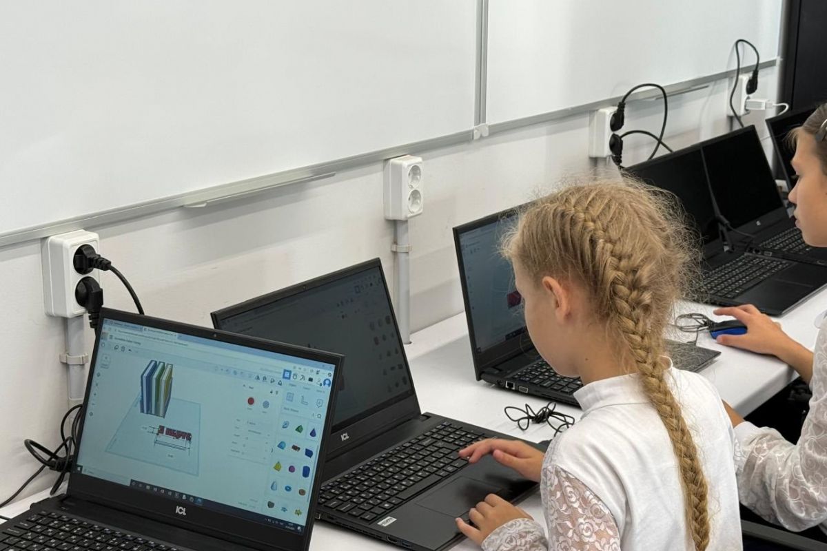 Оборудование для школ, сеансы массажа для бойцов СВО, помощь ветеранам: «Единая Россия» решает проблемы жителей в регионах