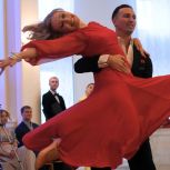 Осенний бал в честь годовщины воссоединения новых регионов прошел в Театре Российской Армии