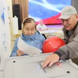 Пуровские старожилы проголосовали сегодня на избирательном участке в Тарко-Сале