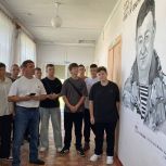 «Единая Россия» открыла в колледжах Приморского края муралы, посвящённые выдающимся личностям