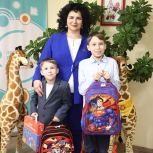 Депутаты Мосгордумы помогли собрать школьников к 1 Сентября