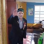 Ветераны Великой Отечественной войны голосуют на выборах депутатов городских дум