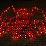 Молодогвардейцы Москвы почтили память погибших в теракте в Беслане