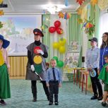 «Единая Россия» в Мурманске наградила призера Всероссийского конкурса по безопасности дорожного движения