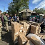 Депутат Алексей Белецкий помог доставить гумпомощь жителям села Орехово