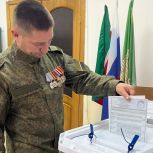 Сила воли и дух победителей: в Арском районе голосуют ветераны СВО и ВОВ