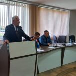 Виктор Якимов обсудил социально-экономическое развитие Каменска-Уральского с рабочими завода «Уралэлектромаш»