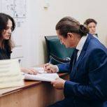 Депутаты всех уровней голосуют на выборах-2025