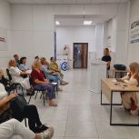 Партийцев и сторонников научат эффективным и ярким публичным выступлениям