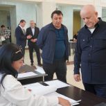Депутат Госдумы Абдулхаким Гаджиев проголосовал на муниципальных выборах в Махачкале