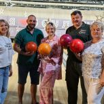 В Севастополе прошел любительский турнир по боулингу для партийцев «Единой России»