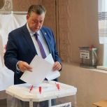 Глава Чебаркульского муниципального округа, заместитель Секретаря по проектной деятельности Чебаркульского районного местного отделения партии «Единая Россия» Владимир Пупырев отдал свой голос на выборах